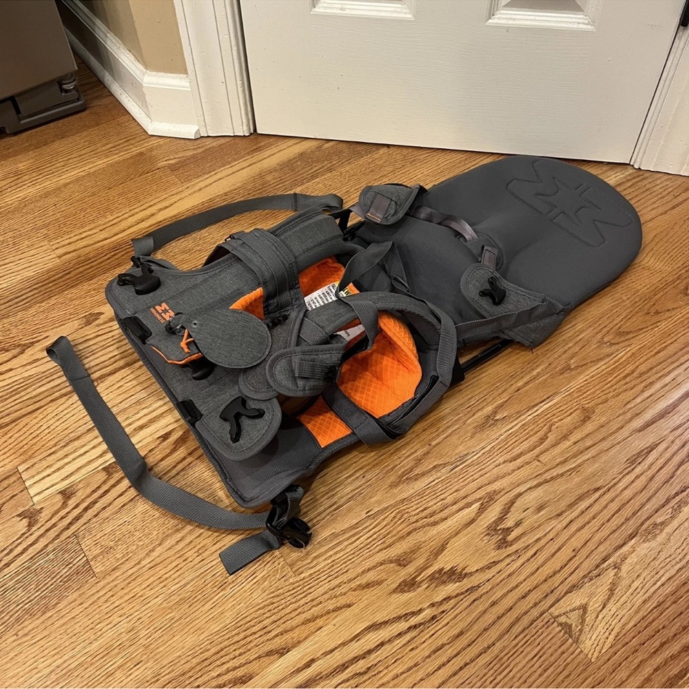 NEW MiniMeis Grey Gray Kids Hiking Carrier MNX15 Neo Shoulder Backpack Carrier